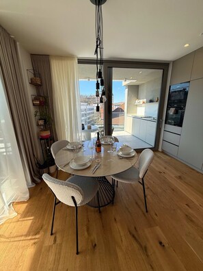 Apartment | 4 bedrooms, Internet