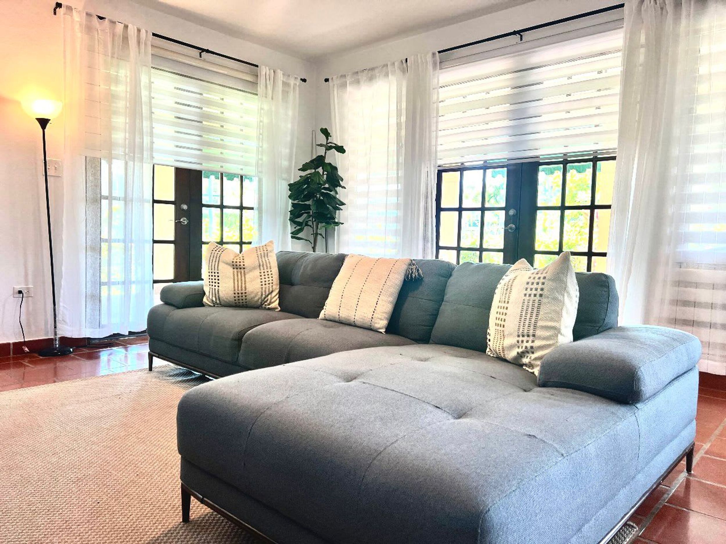 3 habitaciones y escritorio 