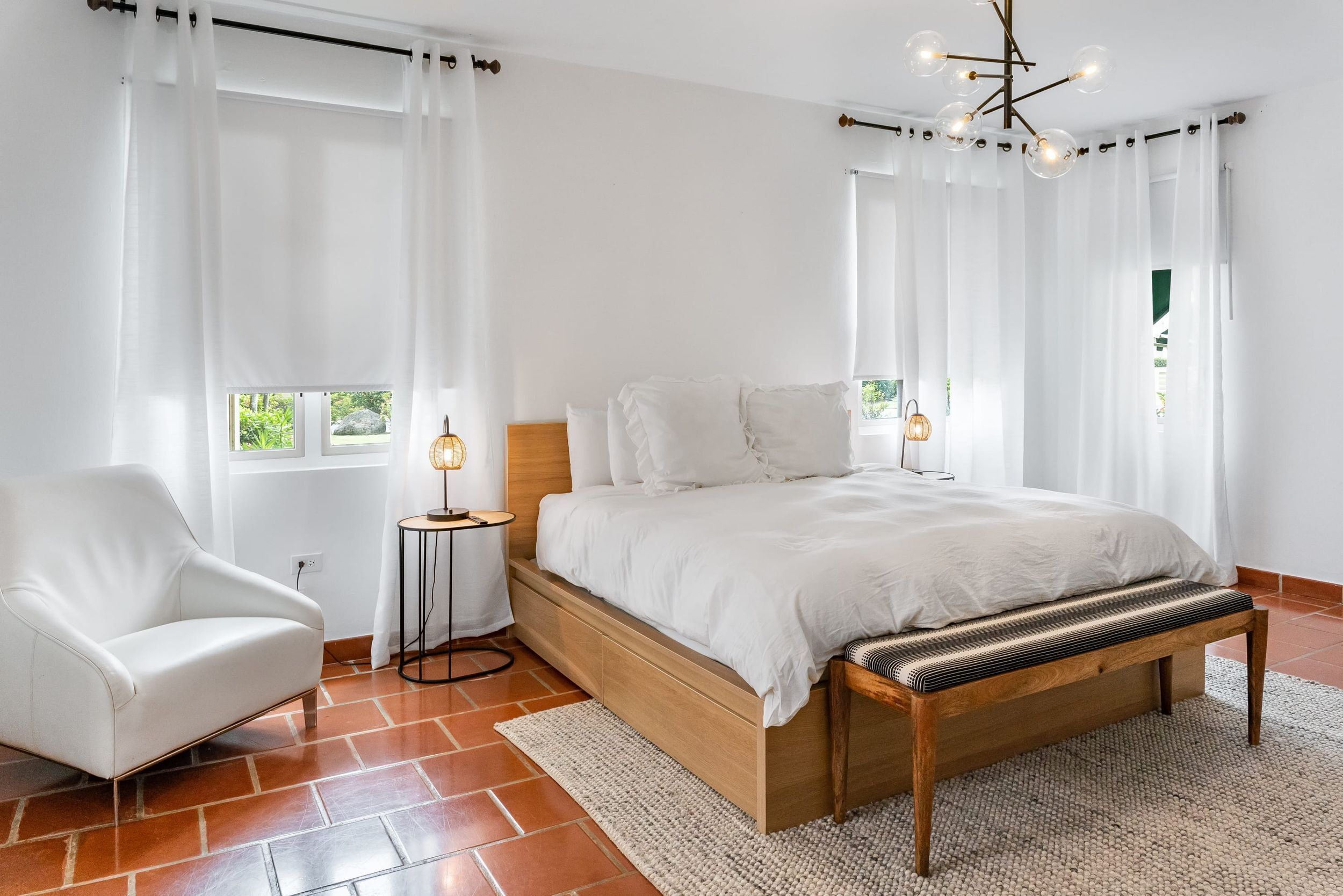 3 habitaciones y escritorio 