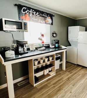 3 bedrooms, Internet - Ellis House Trail Lodging Sleeps 16 (Gilbert)