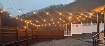 Ellis House Trail Lodging Sleeps 16