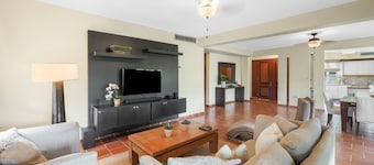 Family Villa Oleana Waterviews Oceanfront With Water and Generator