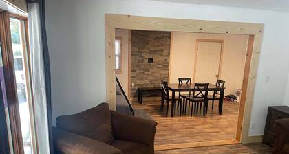 Trail House In Gilbert Sleeps 12