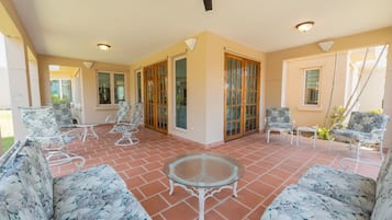 Villa | 3 bedrooms, Internet