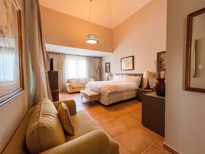 Villa | 3 bedrooms, desk