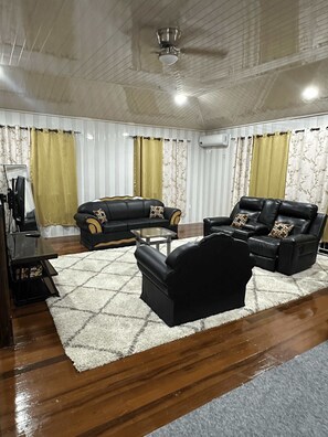 Apartment - Exclusive Apartment in Triumph (Georgetown)