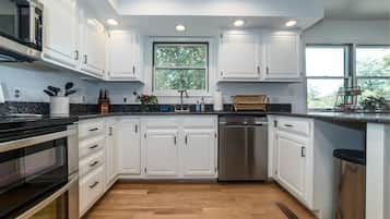 House | 4 bedrooms, Internet