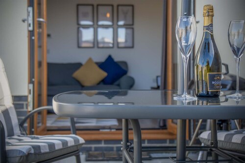 Johnnys Cove - 2 Bedroom House - New Hedges