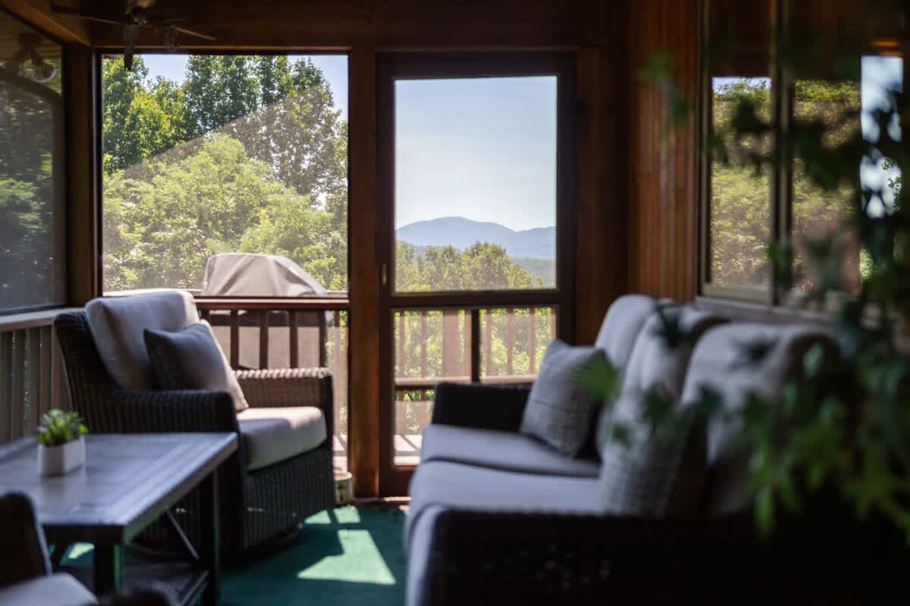 House | 5 bedrooms, desk, Internet