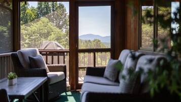 House | 5 bedrooms, Internet