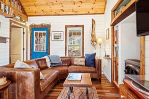 Suite | 3 bedrooms, Internet - Blue Ridge Beech Cabin (Monroe)