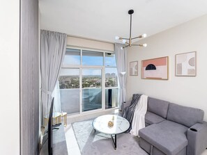 Apartment, Smoking | 1 bedroom - Stunning 1BR With Golf View in Sports City (Dubai)
