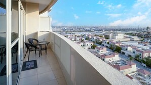 Apartment, Smoking | 1 bedroom - Stunning 1BR With Golf View in Sports City (Dubai)