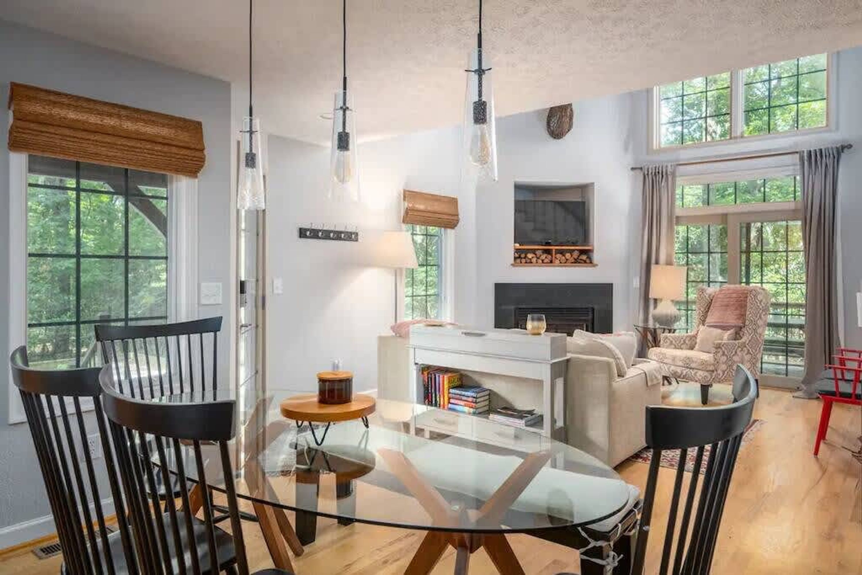 Hus | 4 soverom, skrivebord og internett