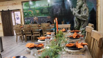 Suite, Accessible | 6 bedrooms, Internet