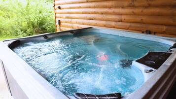 Suite, Accessible | 6 bedrooms, Internet