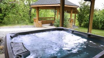 Suite, Accessible | 6 bedrooms, Internet