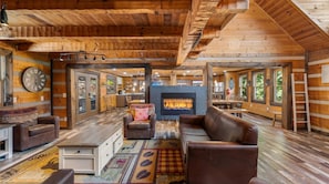 Suite, Accessible | 10 bedrooms, Internet