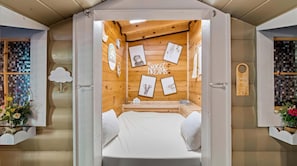 Suite, Accessible | 10 bedrooms, Internet