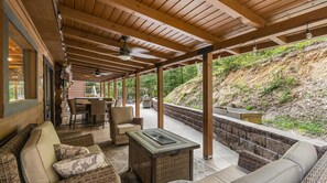 House, Accessible - Luxury Cabin With Mountain Views Pigeon Forge (Pigeon Forge)