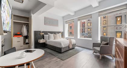 17john: Classic Queen Studio Apartment