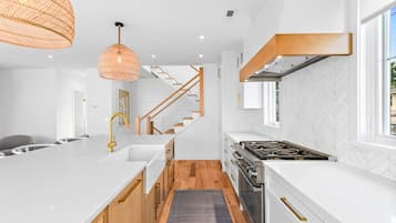 House | 4 bedrooms, Internet
