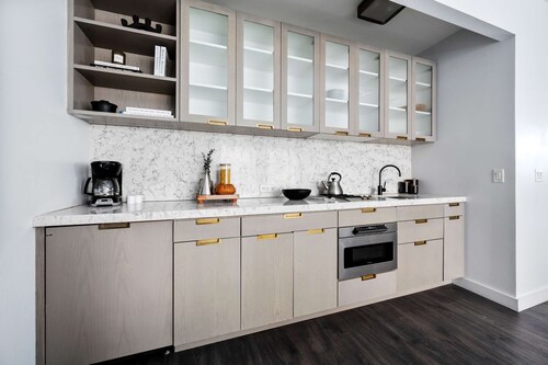 17john: Premier King Studio Apartment