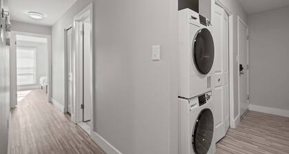 Spacious 2BR 2BA Apartment in the City