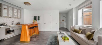 17john: Presidential King Suite With Sofa Bed