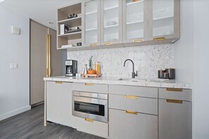 Apartment | Exterior - 17john: Classic King Studio Apartment (New York)