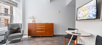 17john: Queen Studio Apartment - Disability Access