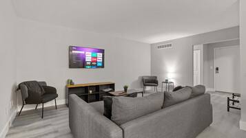 Apartment | 2 bedrooms, Internet