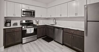 Cozy 2BR 2BA Apartment for the Family