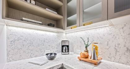 17john: Grand King Studio Apartment