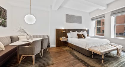 17john: Grand King Studio Apartment