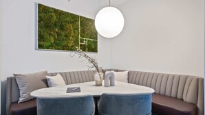 Exterior - 17john: Grand King Studio Apartment (New York)