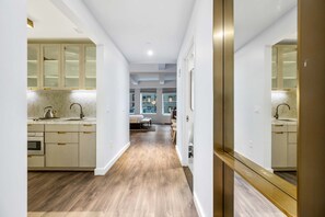 House | Exterior - 17john: Grand King Studio Apartment (New York)