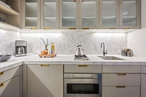 Apartment | 1 bedroom - 17john: Grand King Studio Apartment (New York)