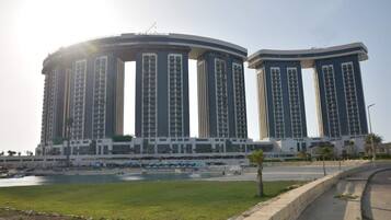 Apartemen | 4 kamar tidur dan internet