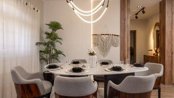 公寓 | 4 間臥室、網路服務