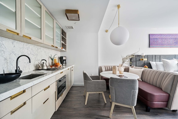 บริเวณภายนอก