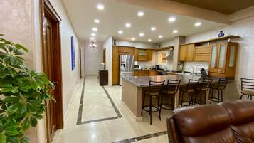 Villa | 3 bedrooms, Internet