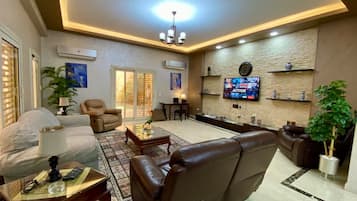 Villa | 3 bedrooms, Internet