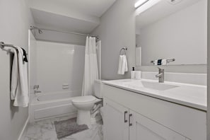 2 bedrooms, Internet - Modern 2BR 2BA Apartment With Pleasant Views (Rochester)