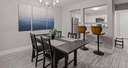 Modern 2BR 2BA Apartment With Pleasant Views