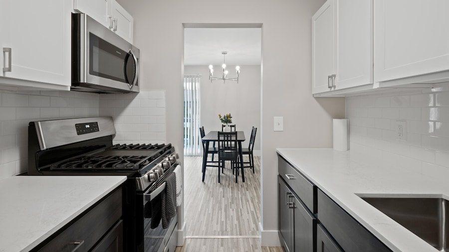 Comfortable 2BR 2BA Home Away From Home