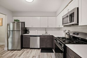 Apartment | 2 bedrooms, Internet - Beautiful 2BR 2BA Apartment With Modern Design (Rochester)