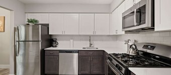 Beautiful 2BR 2BA Apartment With Modern Design