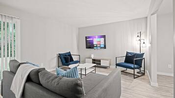 Apartment | 2 bedrooms, Internet