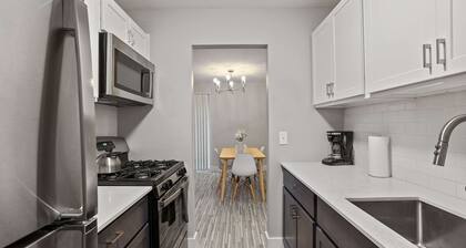 2BR 1BA Apartment With Great Amenities